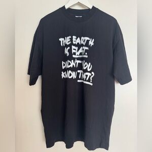 ❌SOLD❌Vetements FLAT EARTH T SHIRT